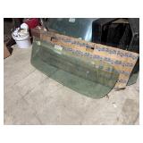 374SO vehicle  FRONT WINDSHIELD  no other