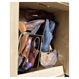 Men's leather dress shoes and soe horns