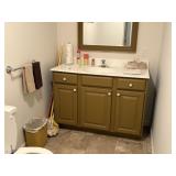 bathroom acces. tissues, handtowels. trashcan