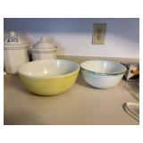 PYREX mixing bowls green no 403, yellow 404