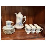BEAUTIFUL TEA POT , 7 CUPS, 8 SAUCERS