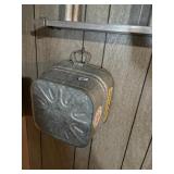 WHEELING galvanized SQUARE wash tub   13' w x 8d