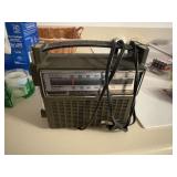 GE radio electric, AM, FM   kitchen