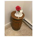 barrel side table,11' x 19'  crochet toilet paper