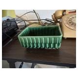 HULL green planter    garage