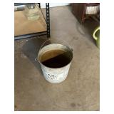 metal galvanized bucket    garage