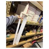 led shop light goes into socket  used