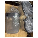 set of 3 canisters locking lids, 6' x 7'