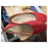 womens size 8 red velvet shoes