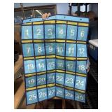 30 pocket wall hanger
