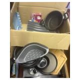 box of kitchen utensil org.,mixer, 2 stock
