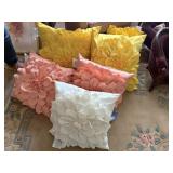 6 throw pillows, large 17' to 20' very clean