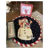 2 framed christmas pictures, round hook rug