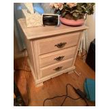 nightstand,  3 drawers, 22'x 16'x 26'