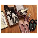 4 pr womens shoes 7, 7.5,and stretchers,