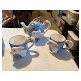 easter teapot with matching 2 mugs