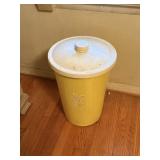 diaper pail 1960-1970 model   bedroom 2