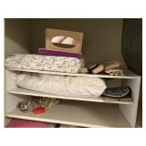 wood shelf jewlry organizer, absorbent pads