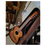 GIBSON 183429 guitar in case, needs repairs,