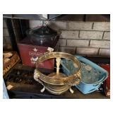 2 quart round casserole dish with warmer, tray of