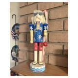 tropical nutcracker 15' tall   family room