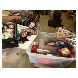 tote,/ lid with patiotic decor, fabric, candles