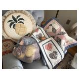 bag of cloth 5/6' hearts, 3 quilt pieces,