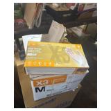 9 boxes 3M vinyl gloves medium 100ct@