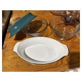 2 anchour hocking 6' bowls & 2 small casserole