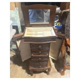 jewelry armoire 16' x 11' x 40'