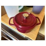 mini dutch oven cast iron 1.3qt. with lid  kitchen
