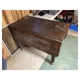 antique drop leaf table 48' leaves up x 38'