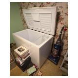 holiday large freezer chest type 46' x 27'x 34'tal
