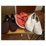 womens size 9 W  clarks shoes, ryko sandals,