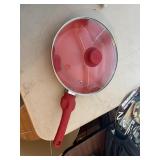 10'  safetygrip skillet non stick NEW with lid