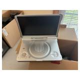 MAGNOVOX portable dvd player with adjustable