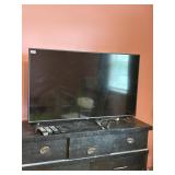 VIZIO TV 50' with remote