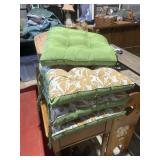 4 chair cushions, 18'x17'