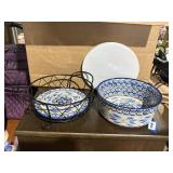 TEMPTATIONS ovenware, 8'casserole,lid, coaster
