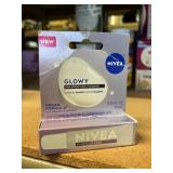 NIVEA glowy lip care hyluronic acid & vitamin E