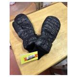 pair kids mtttens, 8 to 12, inmotion brand,