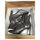 studio works size 8M womens heeled boots