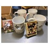 4 new orleans saints mugs with football cards
