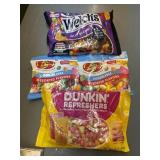 2 sugar free jelly belly jelly beans. 1 welchs &