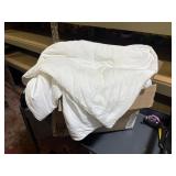 white comforter full/ queen, nylon & polyester
