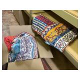 queen quilt with 2 pillow shams very pretty