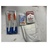 2 water gun pens & bubble cigarettes