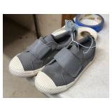 size 9 boys sneakers cat & jack dusty from storage