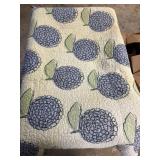 84' x 100' Quilted Bedspread Hydrangea Print