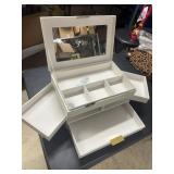 white padded jewelry chest w/ mirror